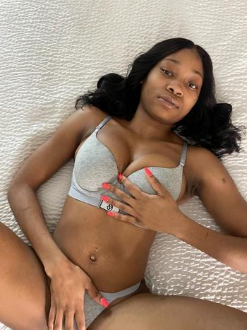 ChiChi, 22  female escort, Montgomery